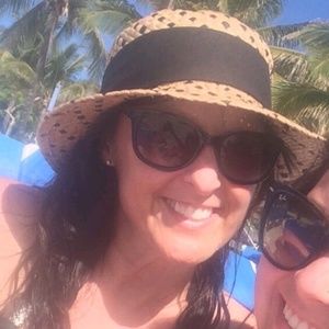 Meet your Posher, Denise